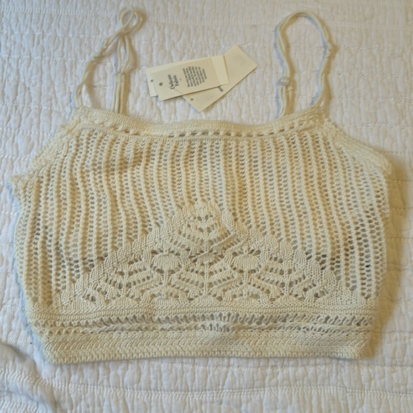Abercrombie & Fitch Tops - Abercrombie & Fitch beige cropped top size small.
